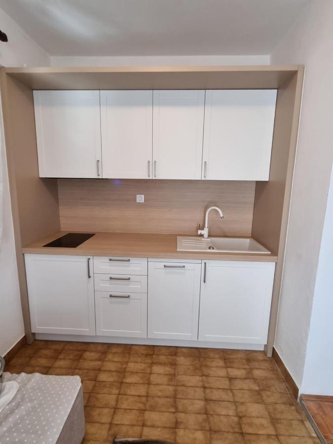 Apartments Villa Jusup สตารีกราด-ปาเคลนีซา ภายนอก รูปภาพ