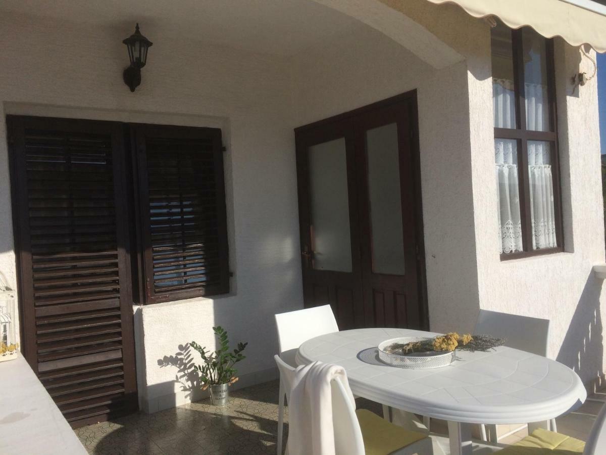 Apartments Villa Jusup สตารีกราด-ปาเคลนีซา ภายนอก รูปภาพ